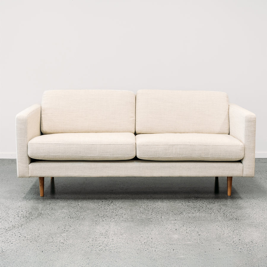 Hamptons 2 seat sofa in pearl