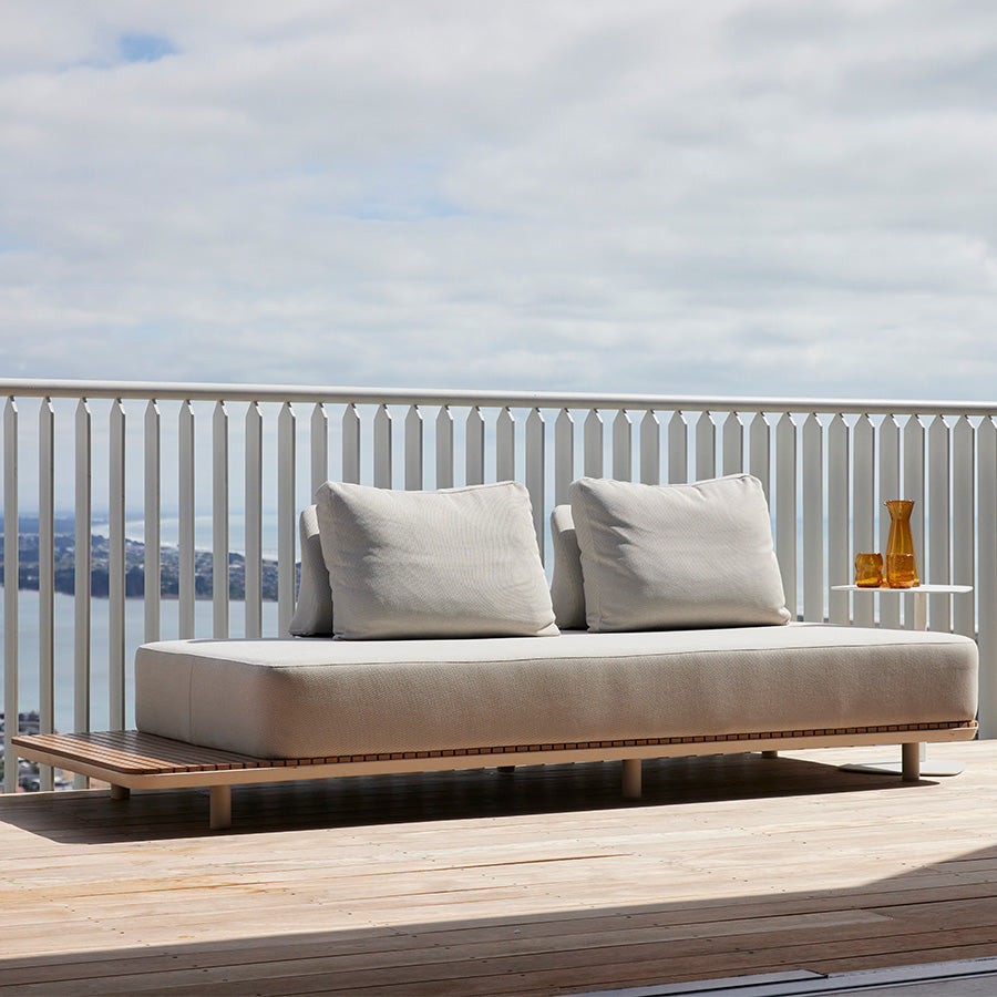 Dawn outdoor daybed