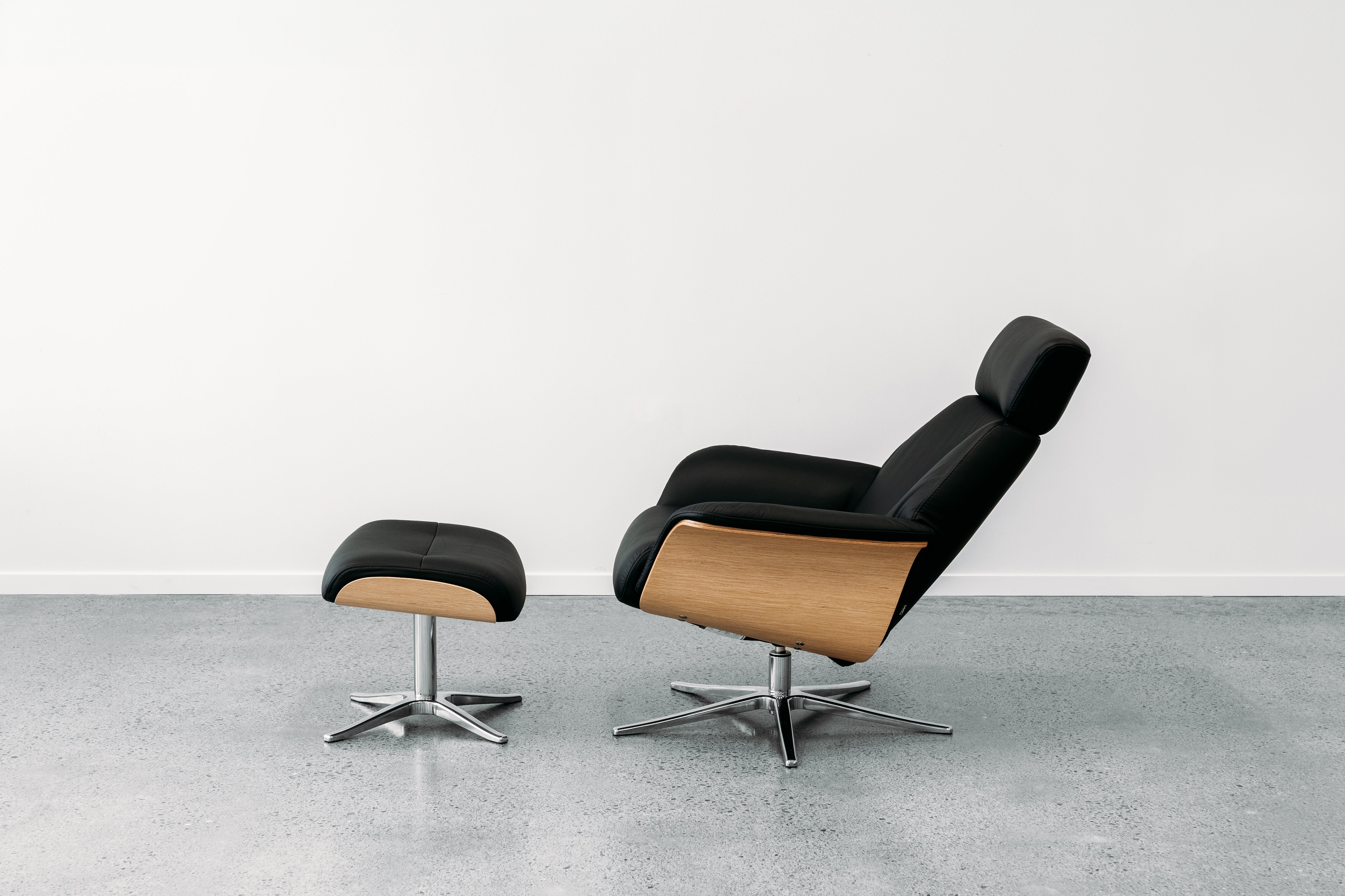 IMG Space 57.57 Chair & Ottoman - Trend Tuxedo