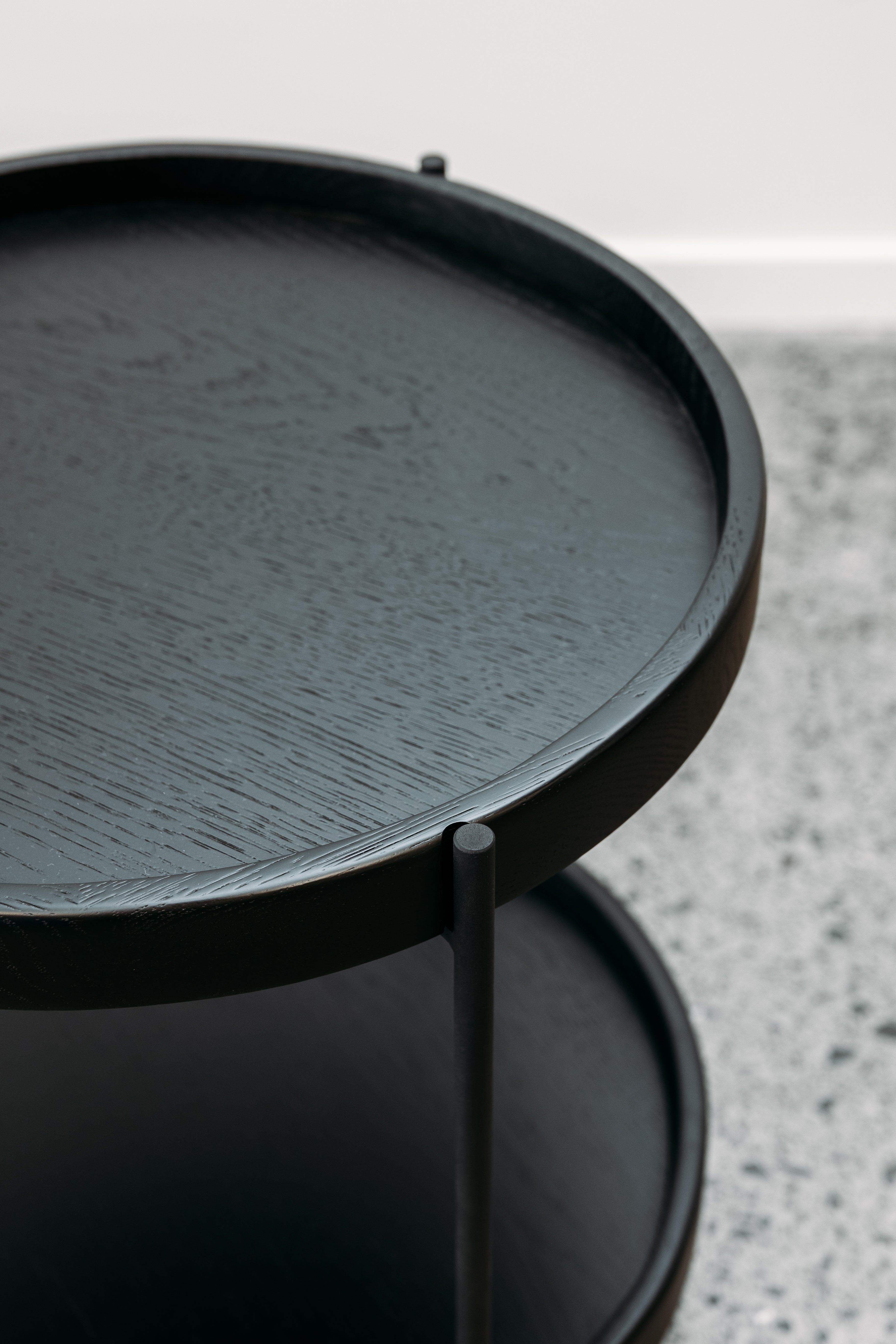 Breda end table in black