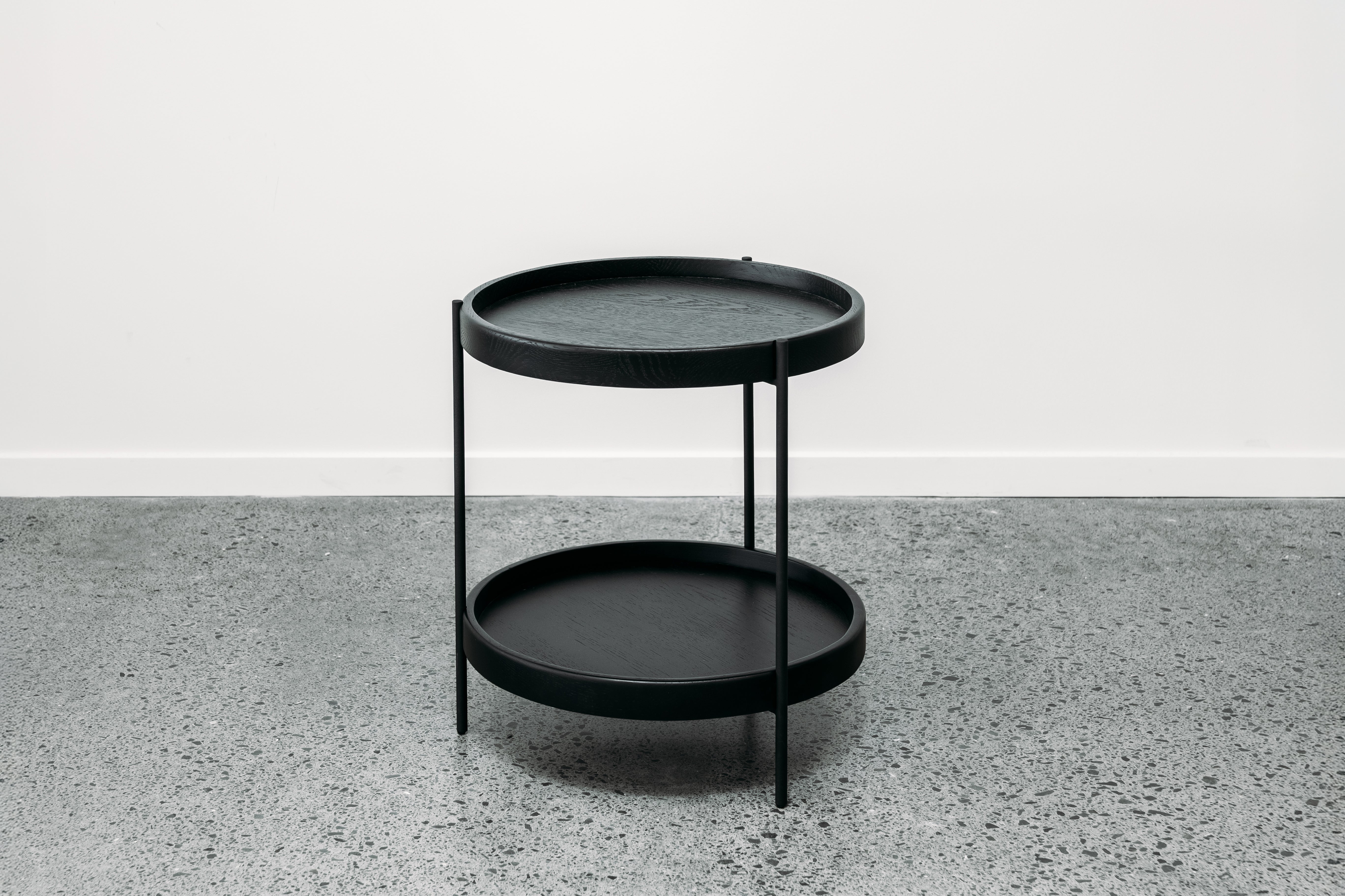 Breda end table in black