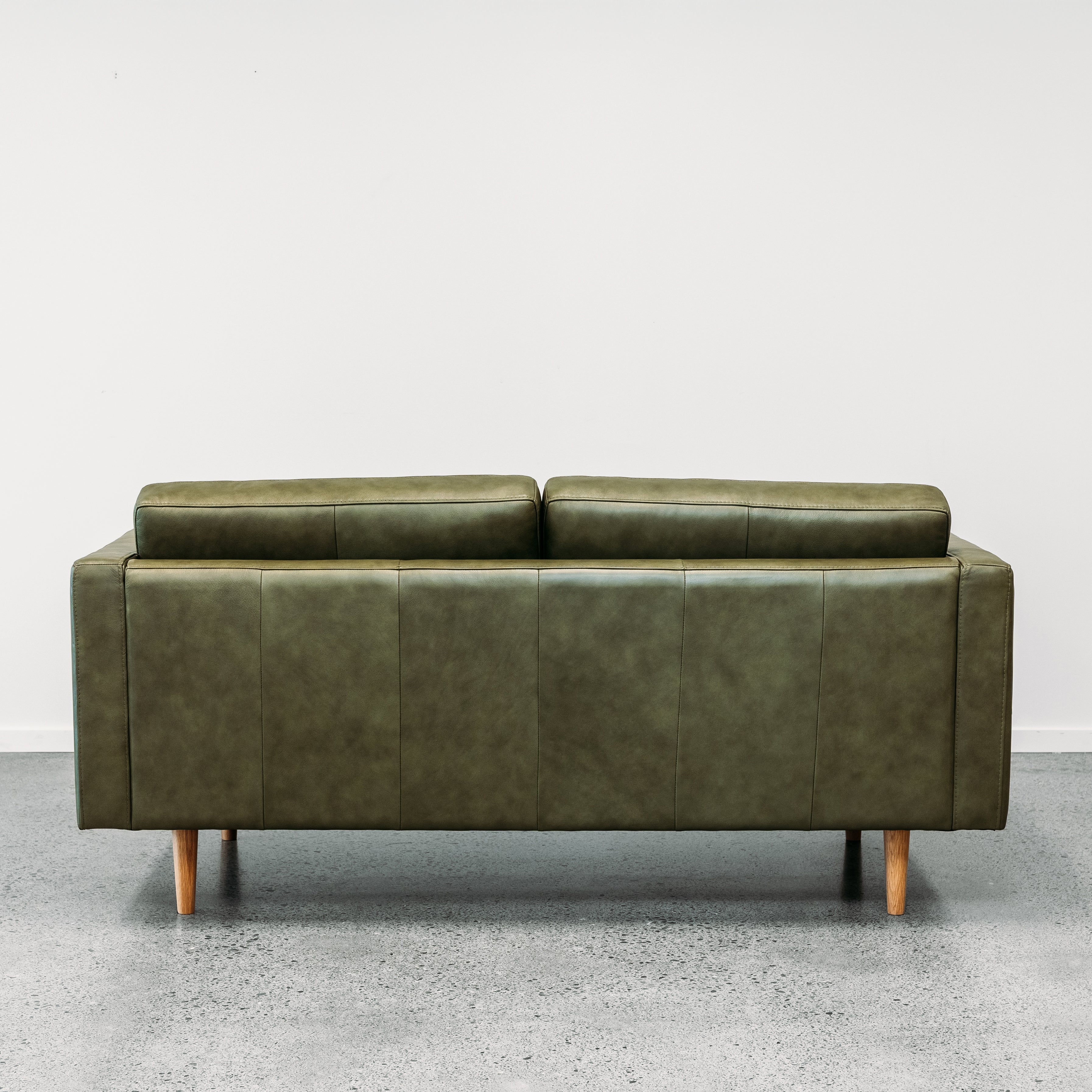 Hamptons sofa in evergreen leather