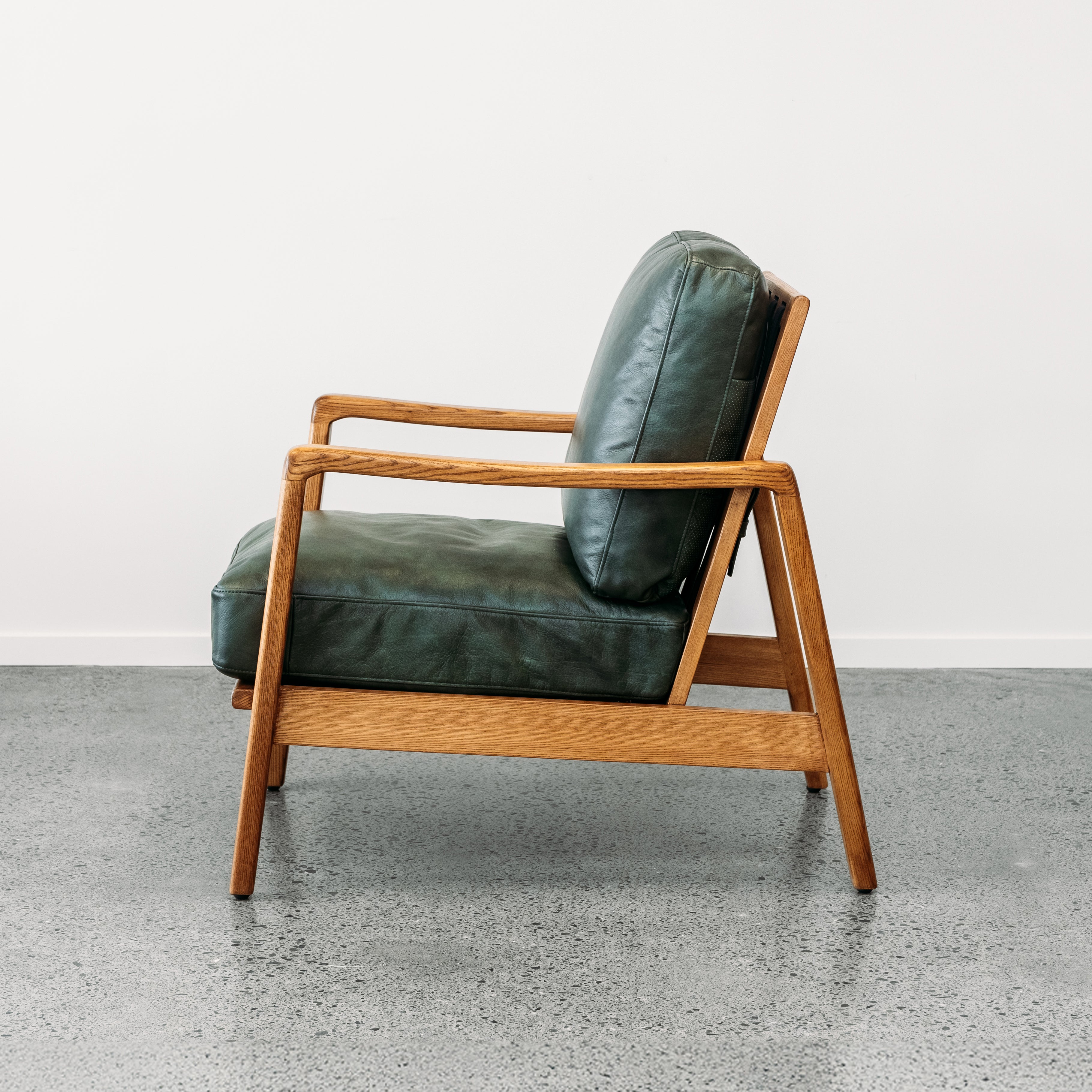 Yukon leather armchair in green