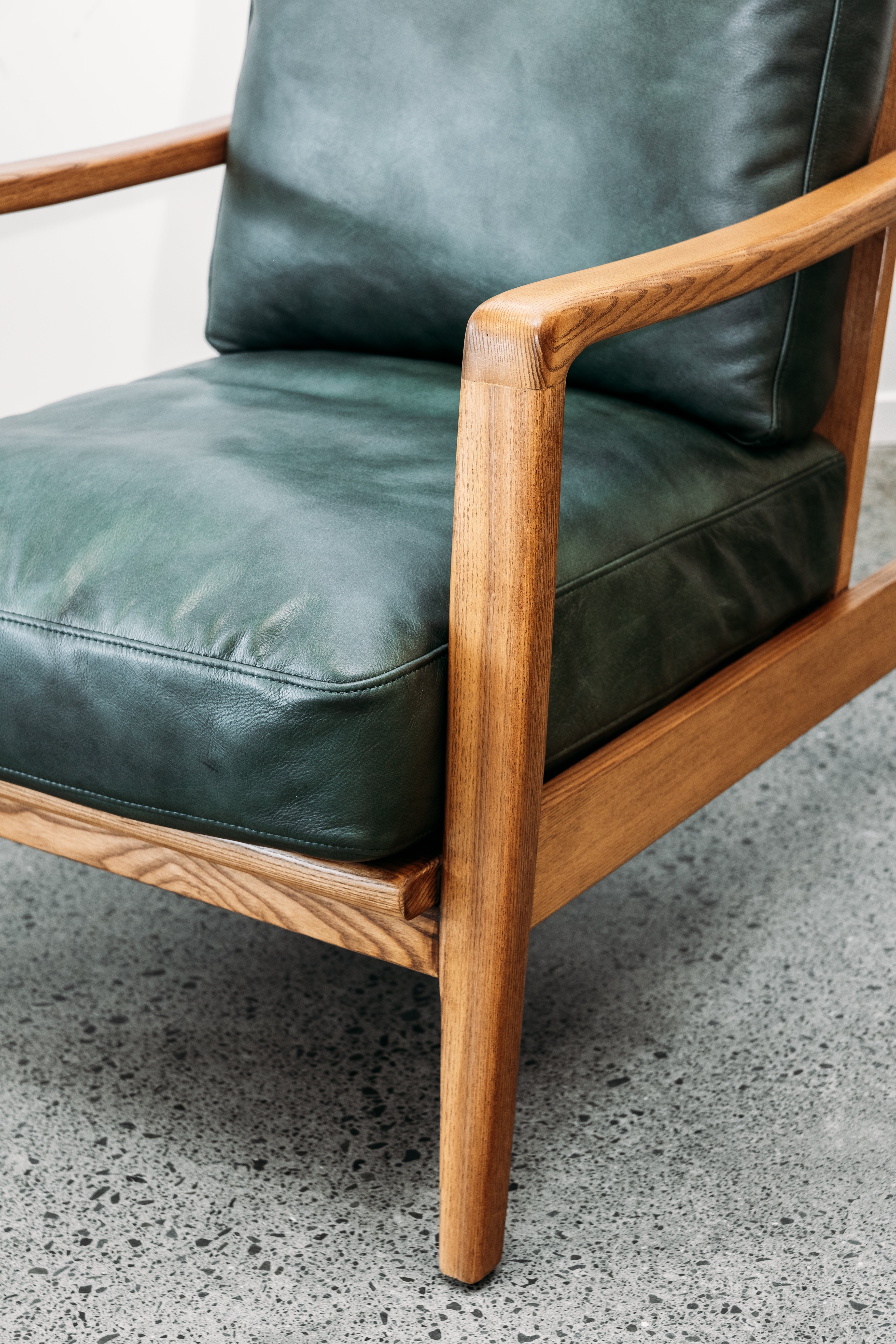 Yukon leather armchair in green