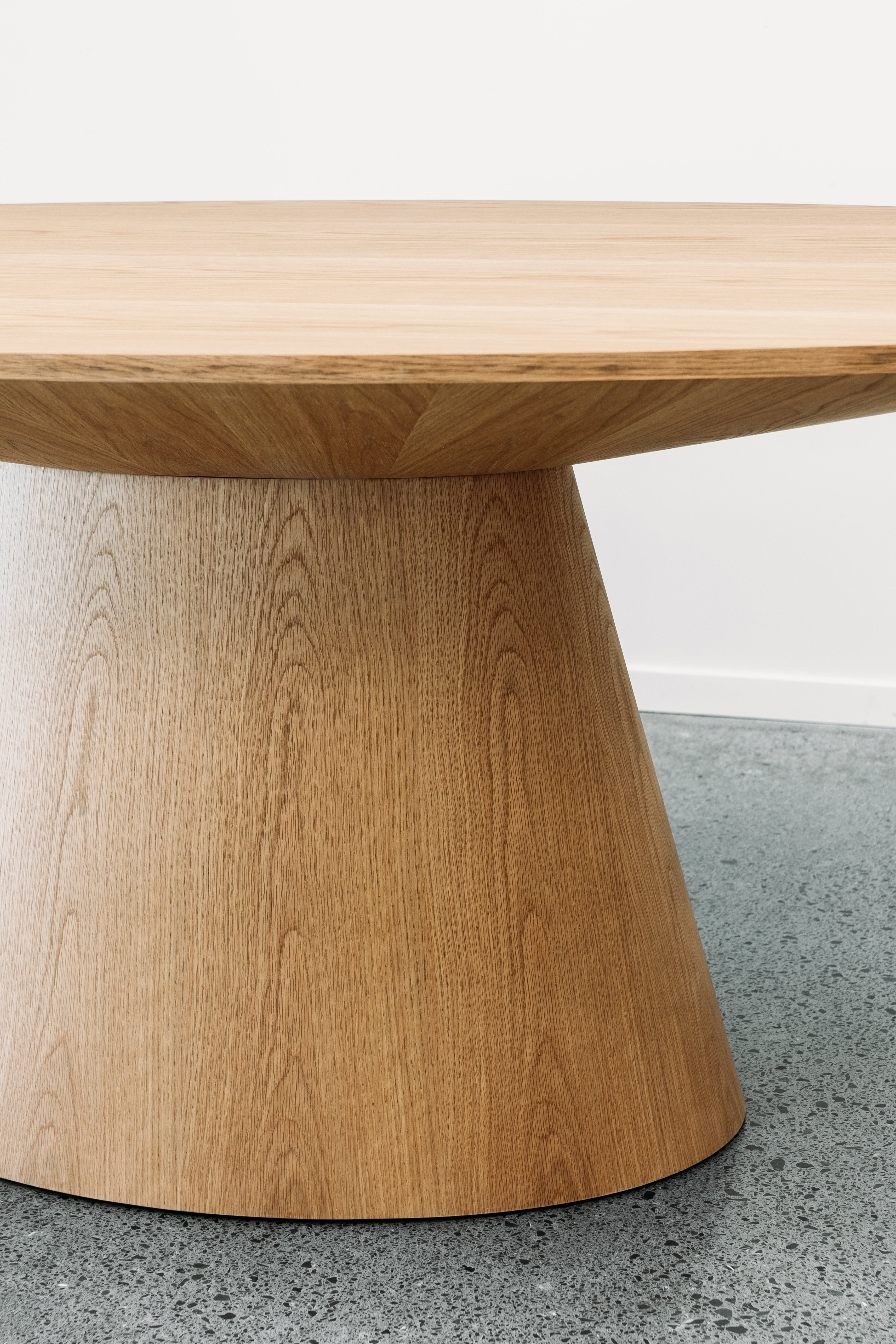 Alice Oval dining table in oak