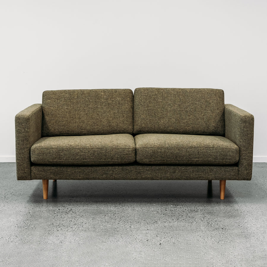 Hamptons 2 seat sofa in moss