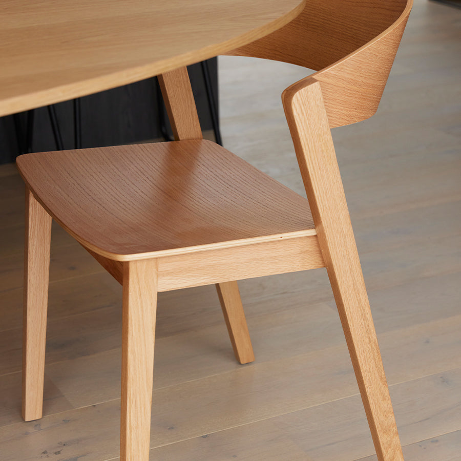 Read dining chair in natural