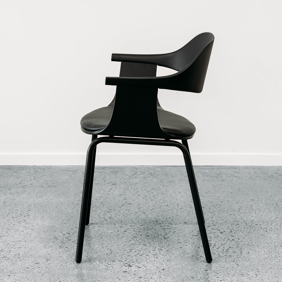 Moss dining chair in black