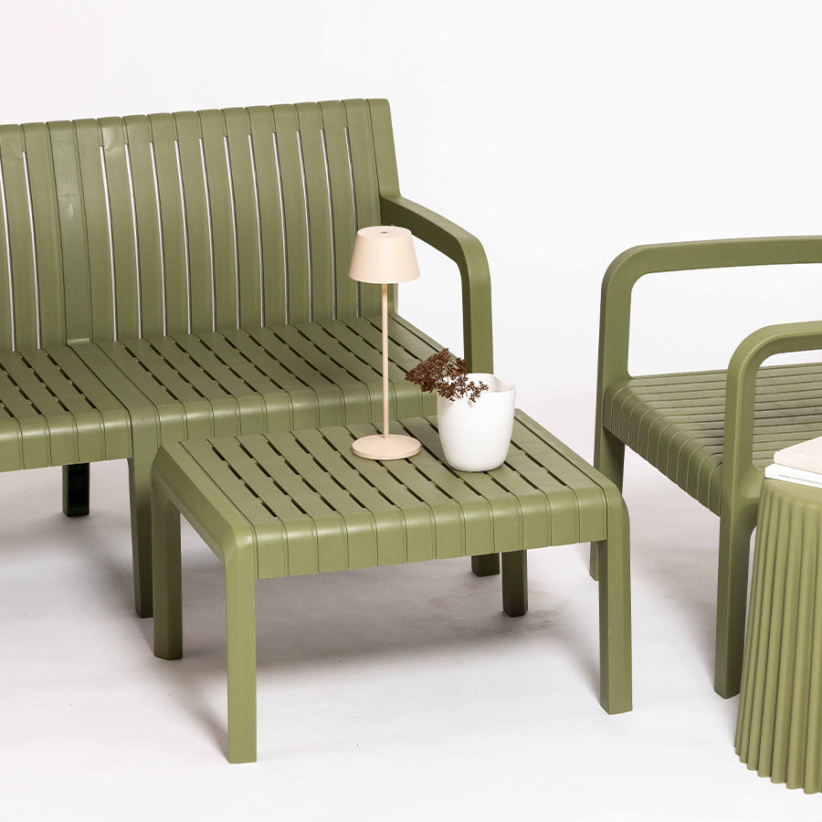 Story Outdoor 2 seater in olive 