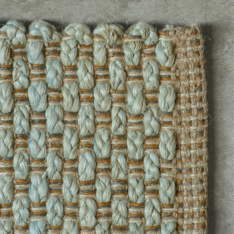 Tappeto jute rug in pale ocean